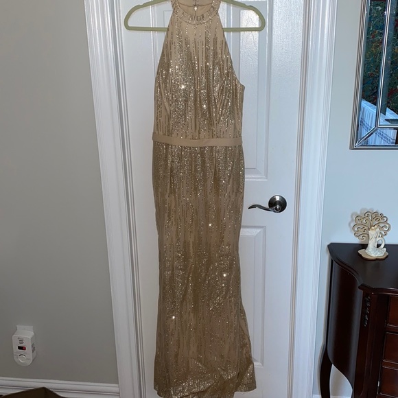 Jadore - Formal Halter Gown - Picture 2 of 7